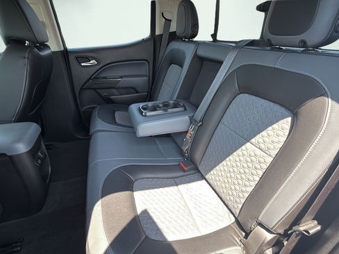 Used 2015 Chevrolet Colorado Z71 AWD/4WD image 37