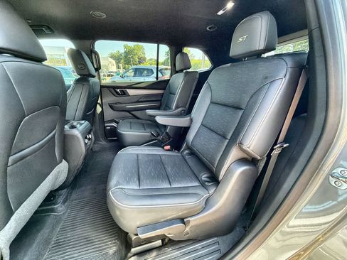 Used 2025 Buick Enclave Sport Touring w/ LPO, Floor Liner Package AWD/4WD image 27