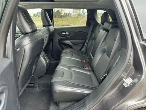 Used 2022 Jeep Cherokee Limited image 23