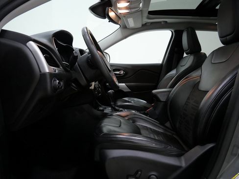 Used 2022 Jeep Cherokee Latitude w/ Sun & Sound Group image 12