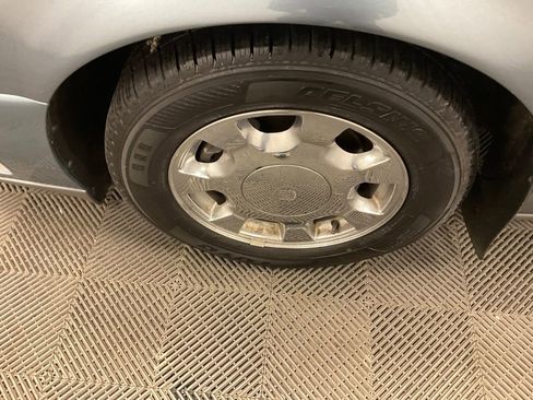 Used 2000 Cadillac De Ville w/ Comfort/Convenience Pkg image 14