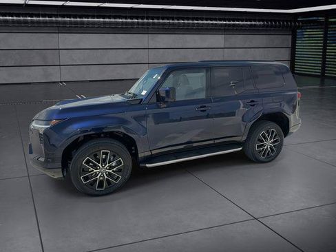 Certified 2025 Lexus GX 550 w/ Cold Area Package AWD/4WD image 5