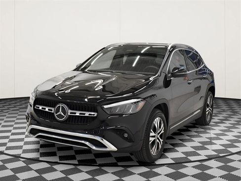 Used 2025 Mercedes-Benz GLA 250 4MATIC w/ Driver Assistance Package image 9