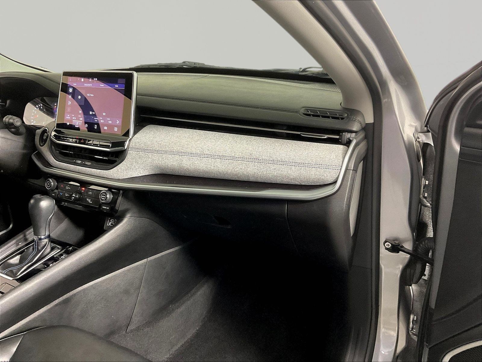 Used 2022 Jeep Compass Latitude FWD image 26