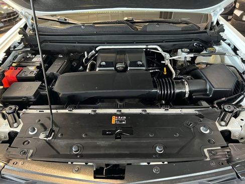 Used 2024 Chevrolet Colorado LT w/ LT Convenience Package III AWD/4WD image 11