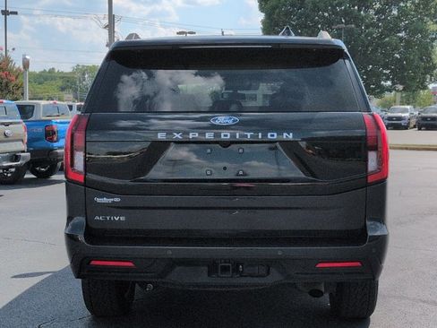 Certified 2025 Ford Expedition Active AWD/4WD image 5