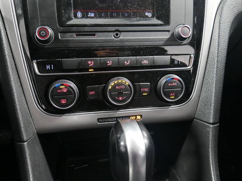 Used 2017 Volkswagen Passat 1.8T S image 23