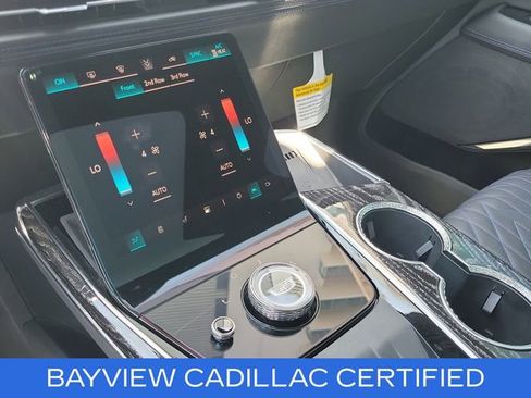 Certified 2026 Cadillac Escalade IQL Sport 1 w/ LPO, ONYX Package AWD/4WD image 32