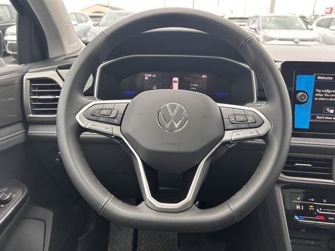 New 2026 Volkswagen Taos SE image 11