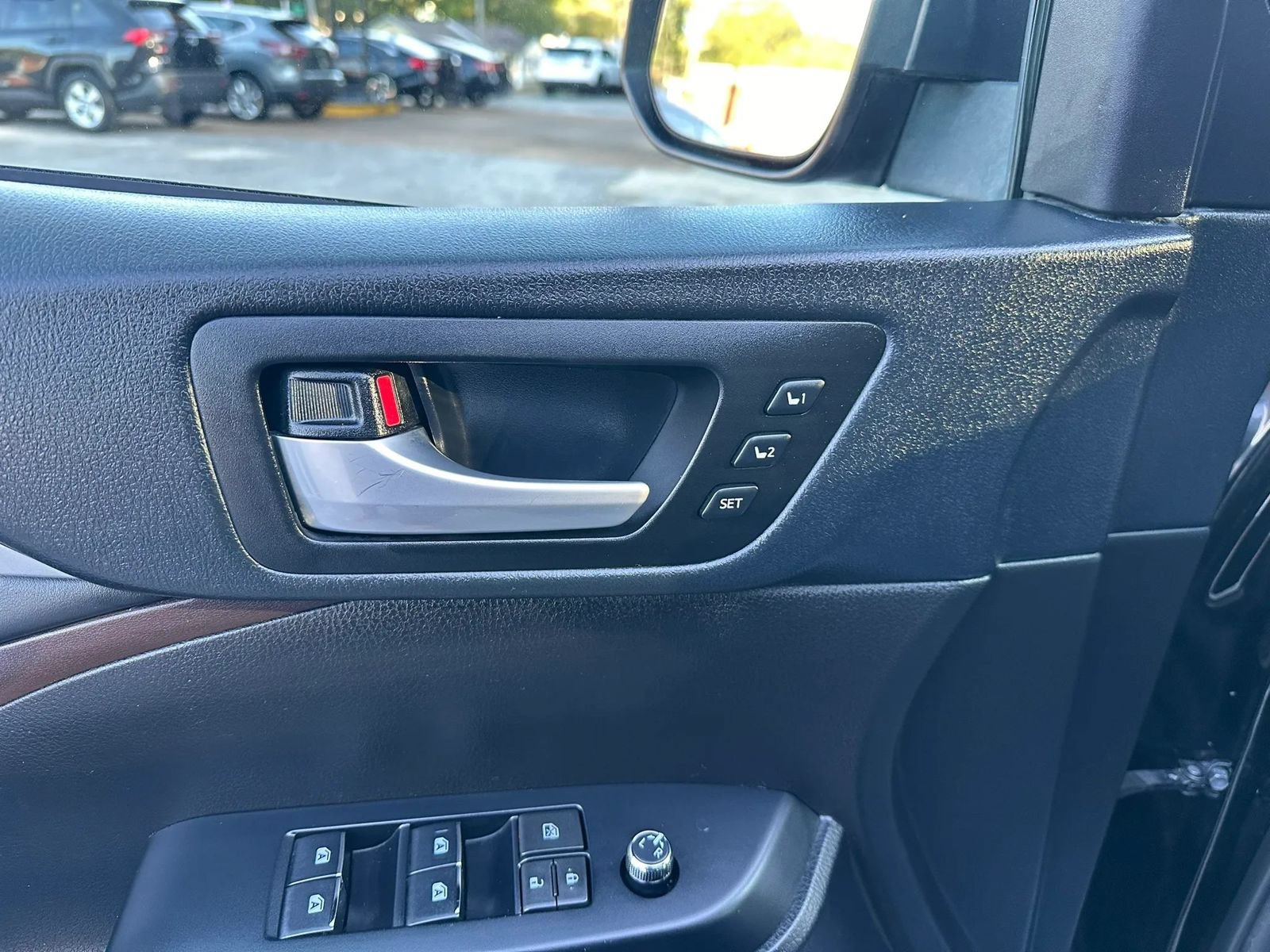 Used 2019 Toyota Highlander Limited FWD image 14