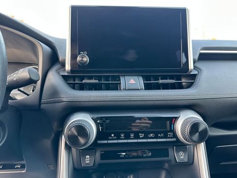 Certified 2025 Toyota RAV4 LE image 22