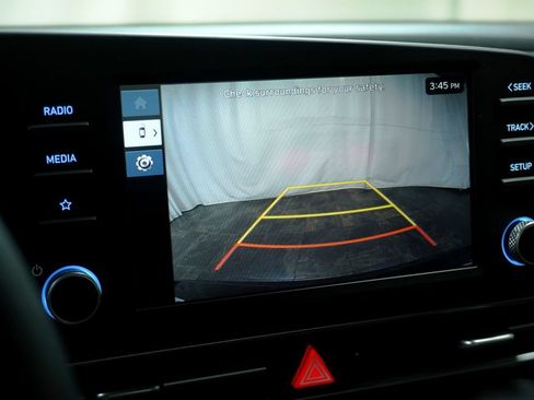Certified 2026 Hyundai Elantra SE FWD image 23