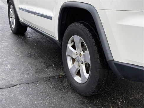 Used 2011 Jeep Grand Cherokee Overland image 6