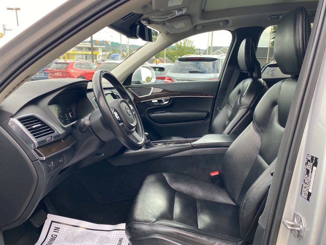 Used 2019 Volvo XC90 T5 Momentum w/ Protection Package Premier AWD/4WD image 9