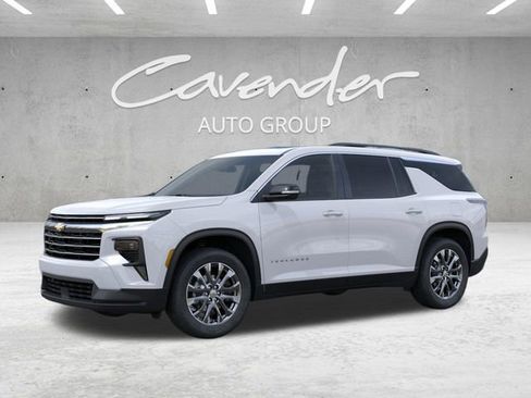 New 2026 Chevrolet Traverse LT image 2