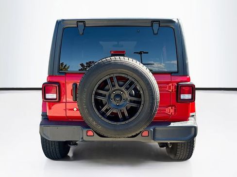 Used 2019 Jeep Wrangler Unlimited Sahara image 7