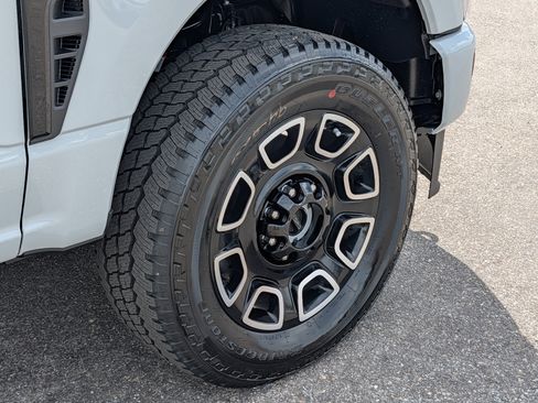 New 2026 Ford F250 Platinum AWD/4WD image 13