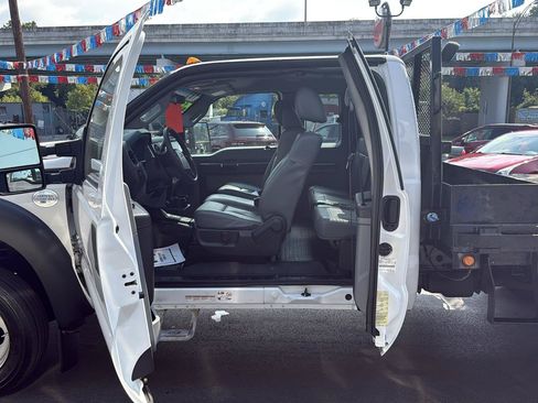 Used 2016 Ford F550 4x4 SuperCab Super Duty image 21