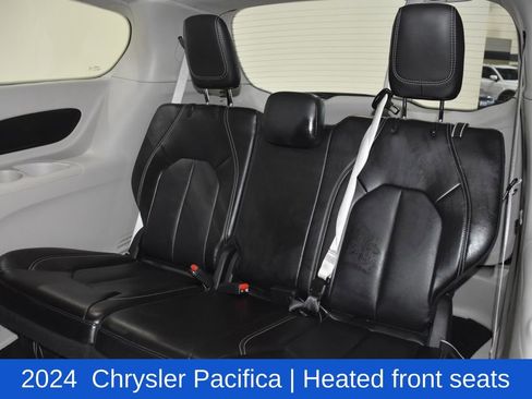 Used 2024 Chrysler Pacifica Touring-L image 28