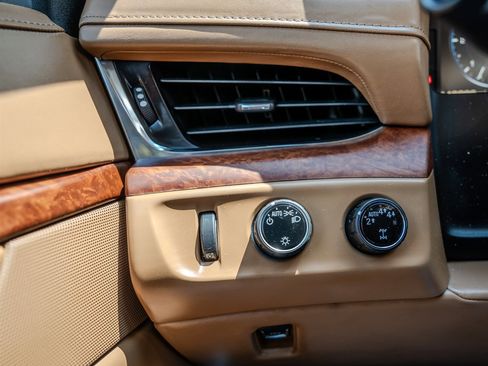 Used 2015 Cadillac Escalade ESV Platinum AWD/4WD image 18