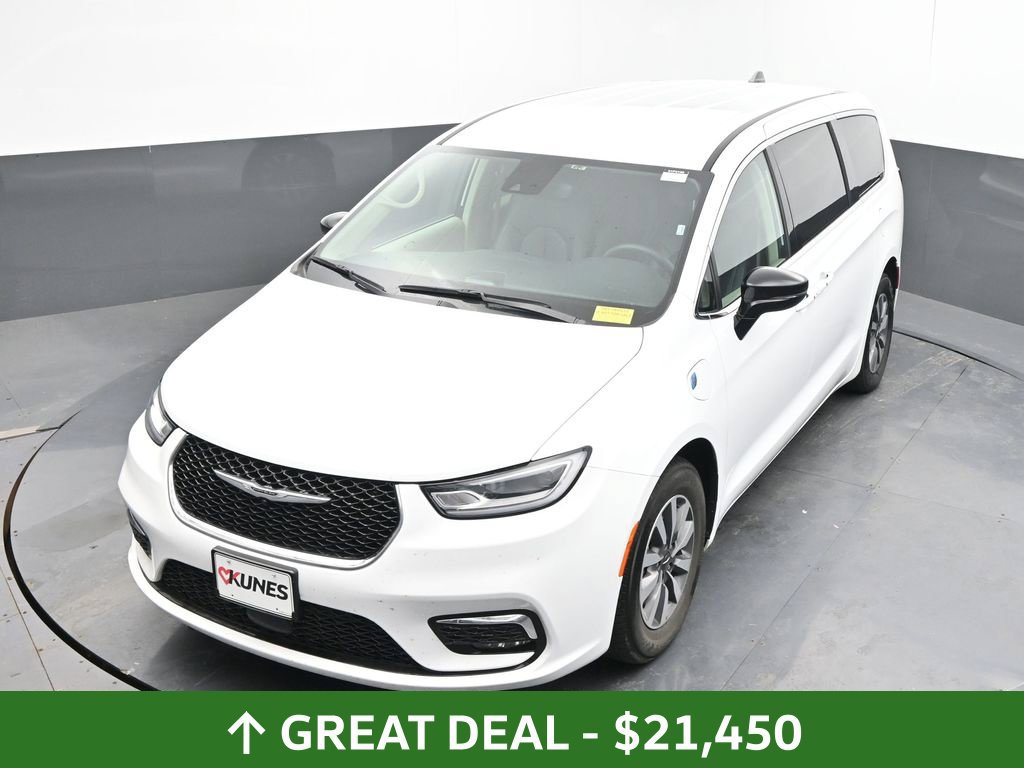 Used 2024 Chrysler Pacifica Limited FWD image 19