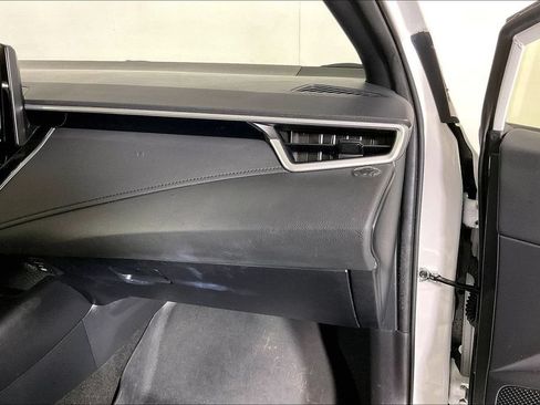 Used 2025 Toyota Corolla SE FWD image 16