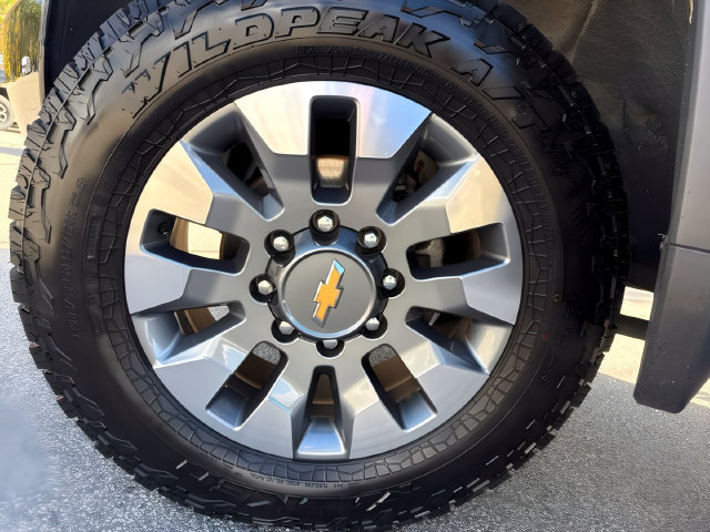 Used 2025 Chevrolet Silverado 2500 Custom w/ Custom Value Package AWD/4WD image 15