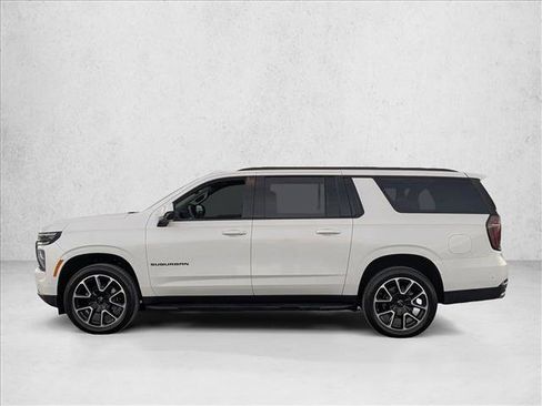 Used 2025 Chevrolet Suburban RST RWD image 9