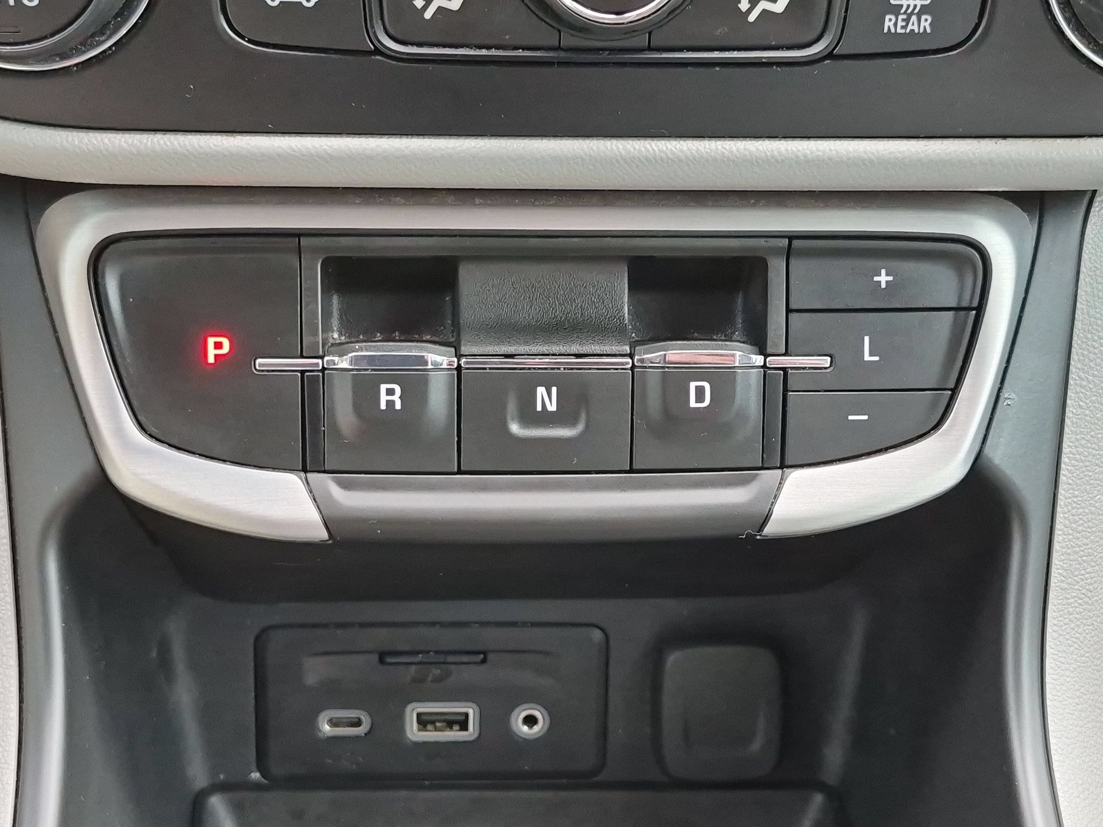 Used 2022 GMC Terrain SLT w/ Infotainment Package II AWD/4WD image 28