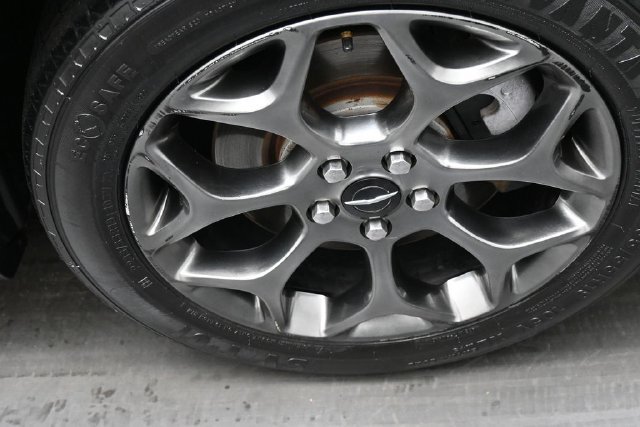 Used 2016 Chrysler 300 S AWD/4WD image 32