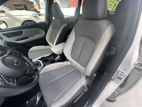 Used 2025 Subaru Forester AWD/4WD image 53