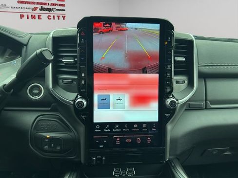 New 2026 RAM 2500 Laramie AWD/4WD image 18
