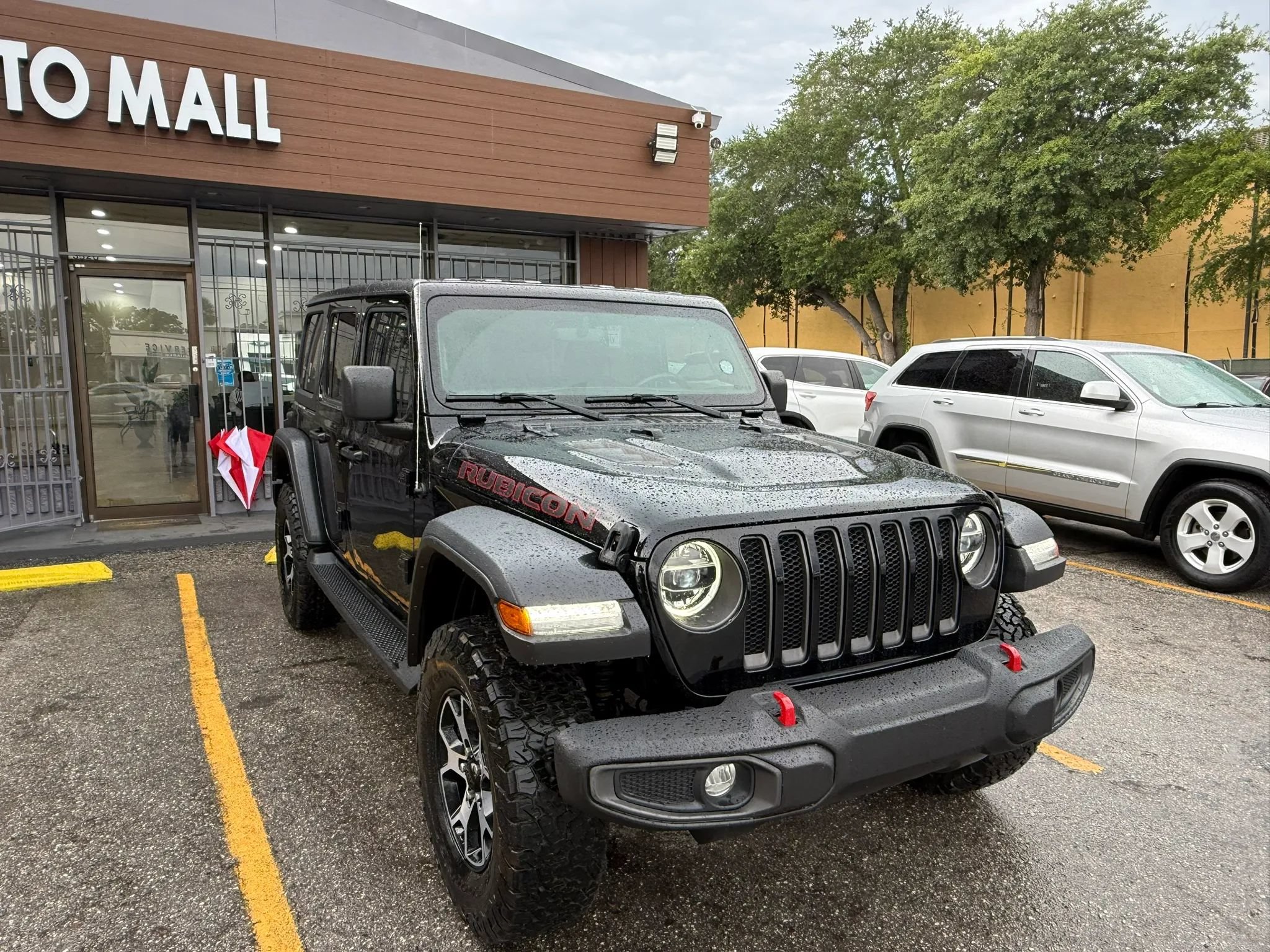 Used 2022 Jeep Wrangler Unlimited Rubicon w/ LED Lighting Group AWD/4WD image 3