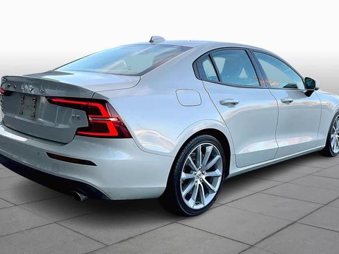 Used 2020 Volvo S60 T5 Momentum image 12