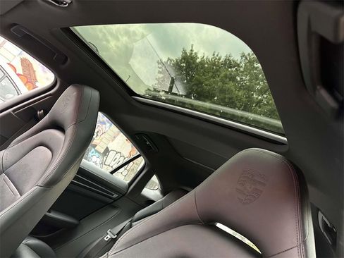 Used 2023 Porsche Panamera 4 Platinum Edition image 13