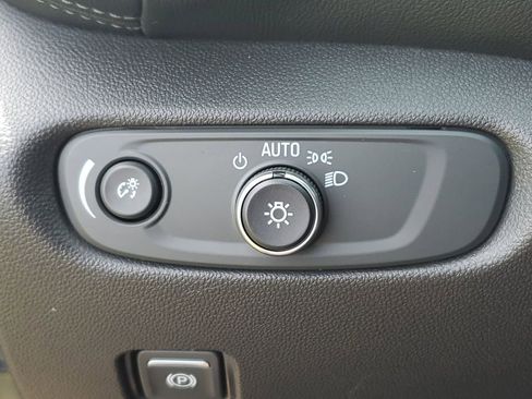 Used 2019 Chevrolet Blazer LT w/ Sound & Technology Package FWD image 22