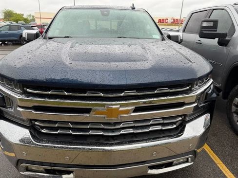 Used 2020 Chevrolet Silverado 1500 LTZ w/ LTZ Plus Package AWD/4WD image 2