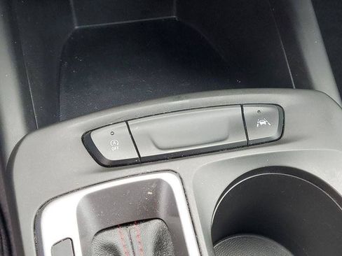 Used 2024 Chevrolet Trax RS w/ Sunroof Package FWD image 18