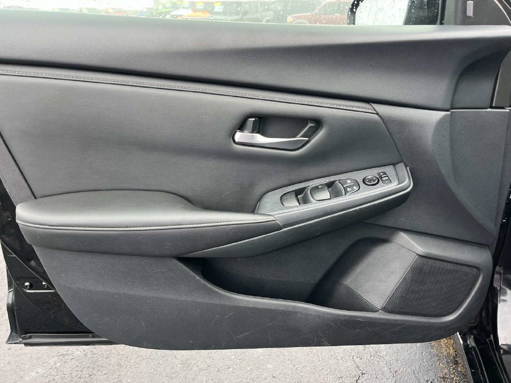 Used 2024 Nissan Sentra SV FWD image 24