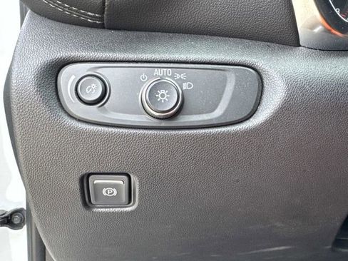 Used 2022 Chevrolet Blazer LT image 32