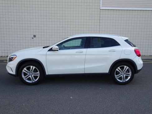 Used 2017 Mercedes-Benz GLA 250 4MATIC image 4