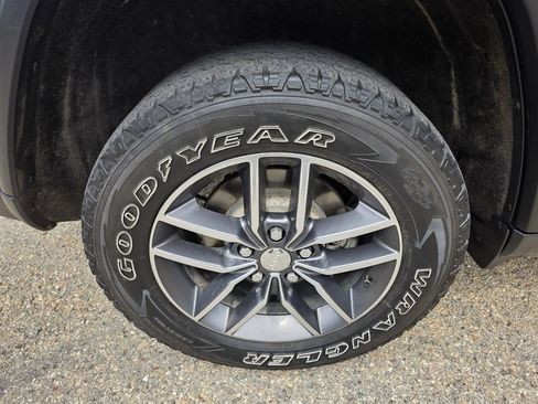 Used 2017 Jeep Grand Cherokee Limited AWD/4WD image 42