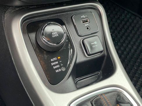 Used 2019 Jeep Compass Latitude w/ Popular Equipment Group AWD/4WD image 23