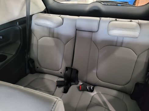 New 2025 Honda Pilot EX-L image 9