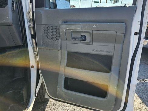 Used 2014 Ford E-250 and Econoline 250 w/ Power Group RWD image 21