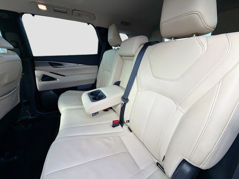 Used 2023 INFINITI QX60 Luxe w/ Performance Audio Package image 22