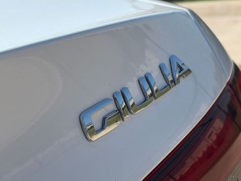 Used 2019 Alfa Romeo Giulia Ti RWD image 9