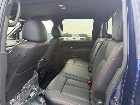 Used 2024 Nissan Titan PRO-4X w/ Pro-4x Convenience Package AWD/4WD image 10