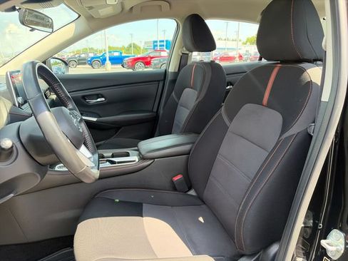 Used 2022 Nissan Sentra SR w/ Lighting Package FWD image 16
