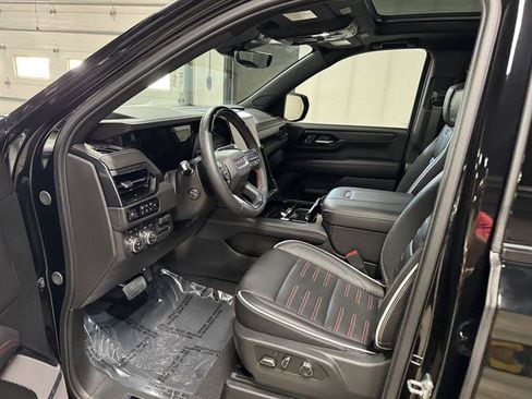 Certified 2025 GMC Yukon XL AT4 Ultimate AWD/4WD image 15